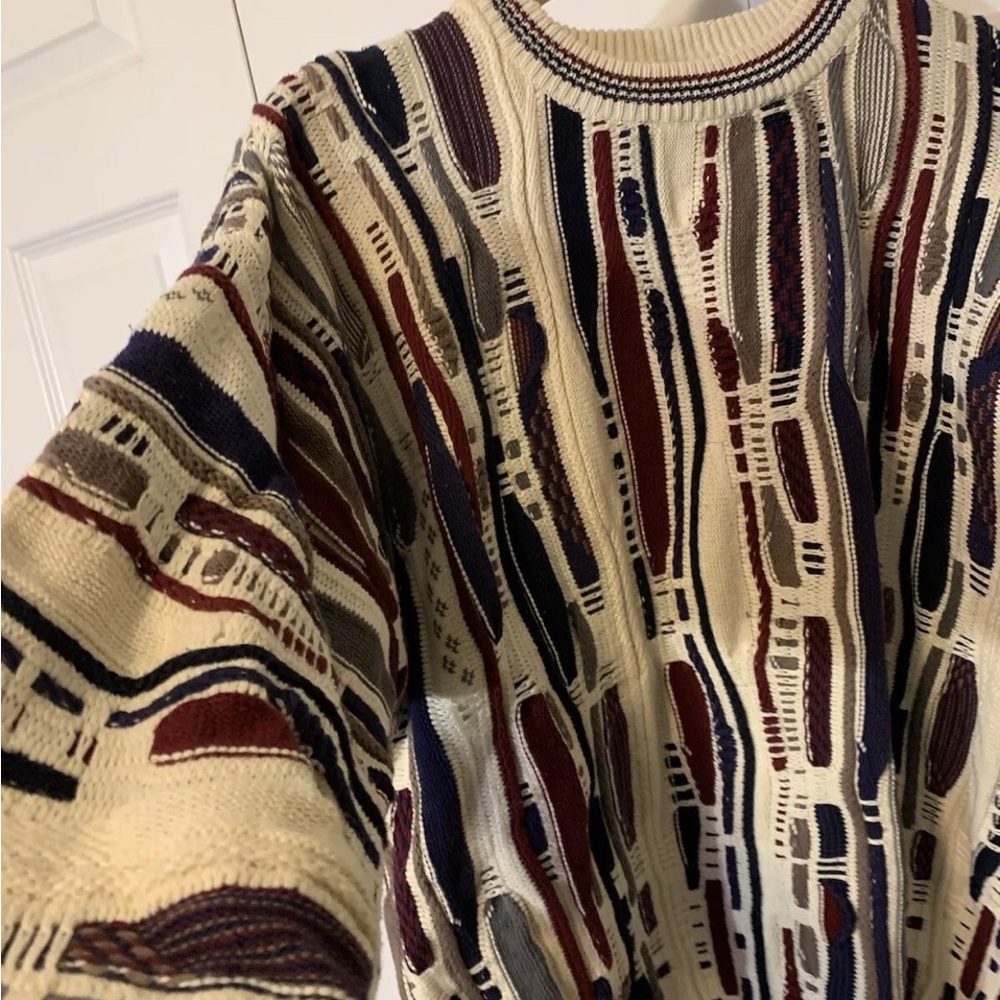 Croft & Barrow Cream and Red‎ Crewneck Sweater with Abstract Pattern